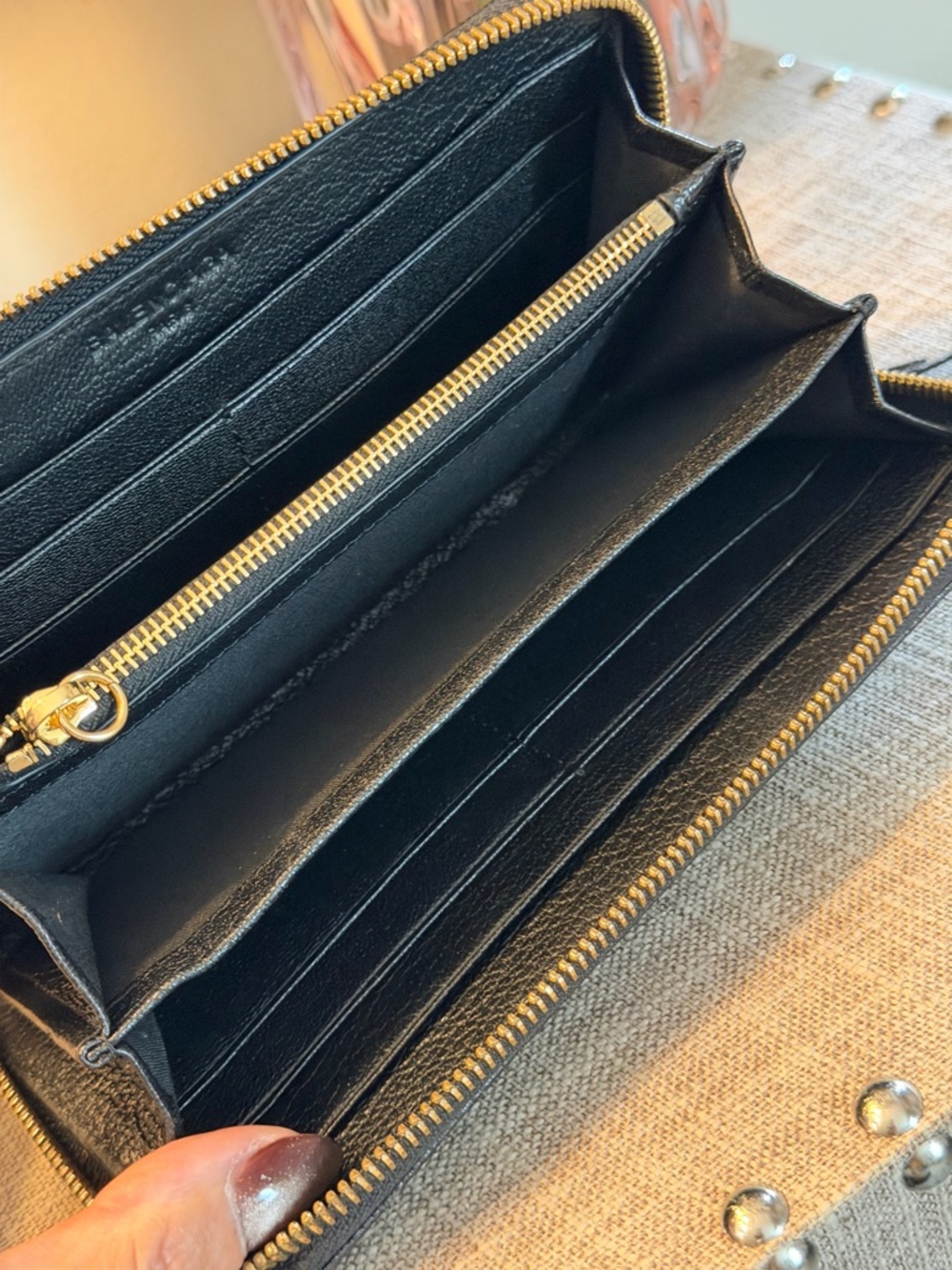 EUC Balenciaga Black Leather Zip Wallet with Gold Hardware - Picture 12 of 17